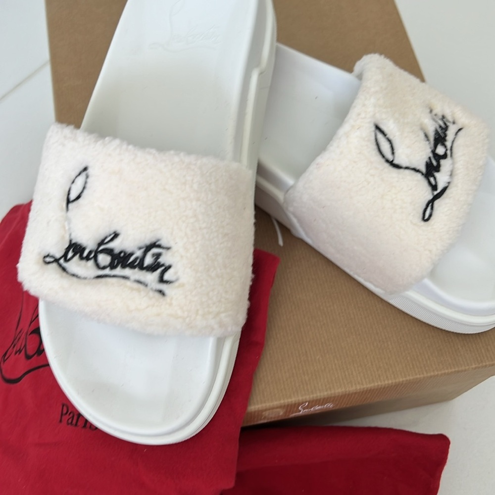 Christian Louboutin pool Donna flat slides